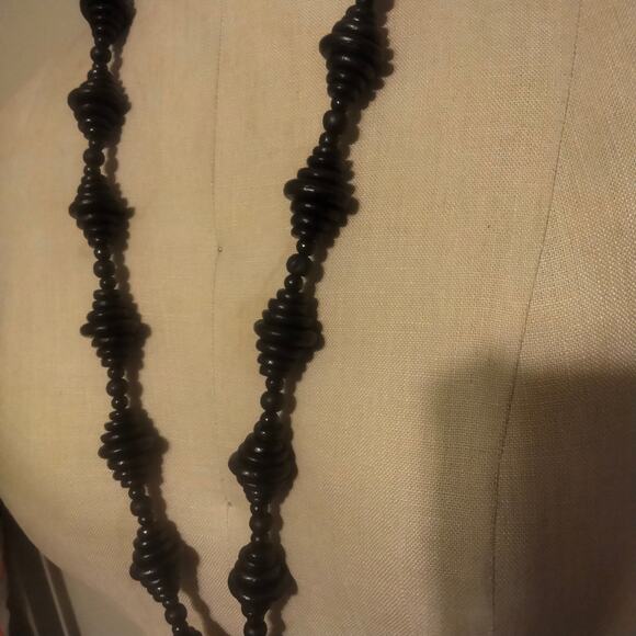 Iris Apfel & Bajalia Black Wood Disk Tassel & Arrowhead Statement Necklace - Picture 7 of 10